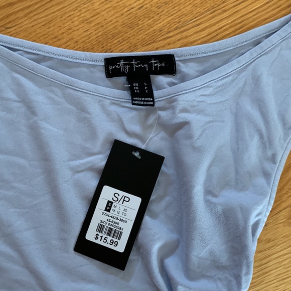 Bundle = Four Tops + Jeans = Great Value! - Picture 15 of 16